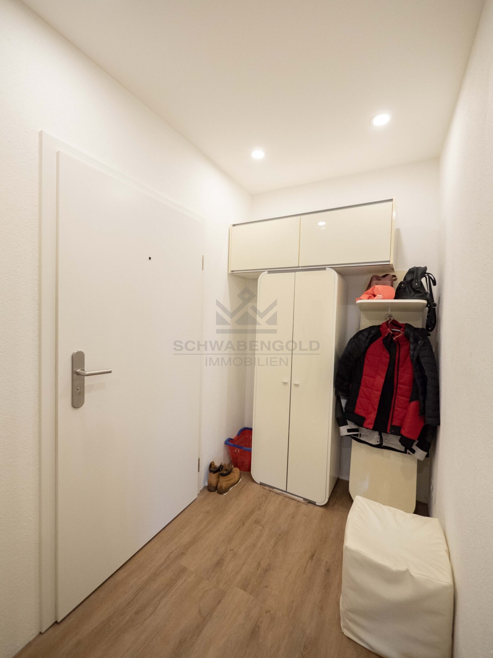 ** Modernes Wohnen auf hohem Niveau – umfangreich sanierte 3-Zimmer-Wohnung **