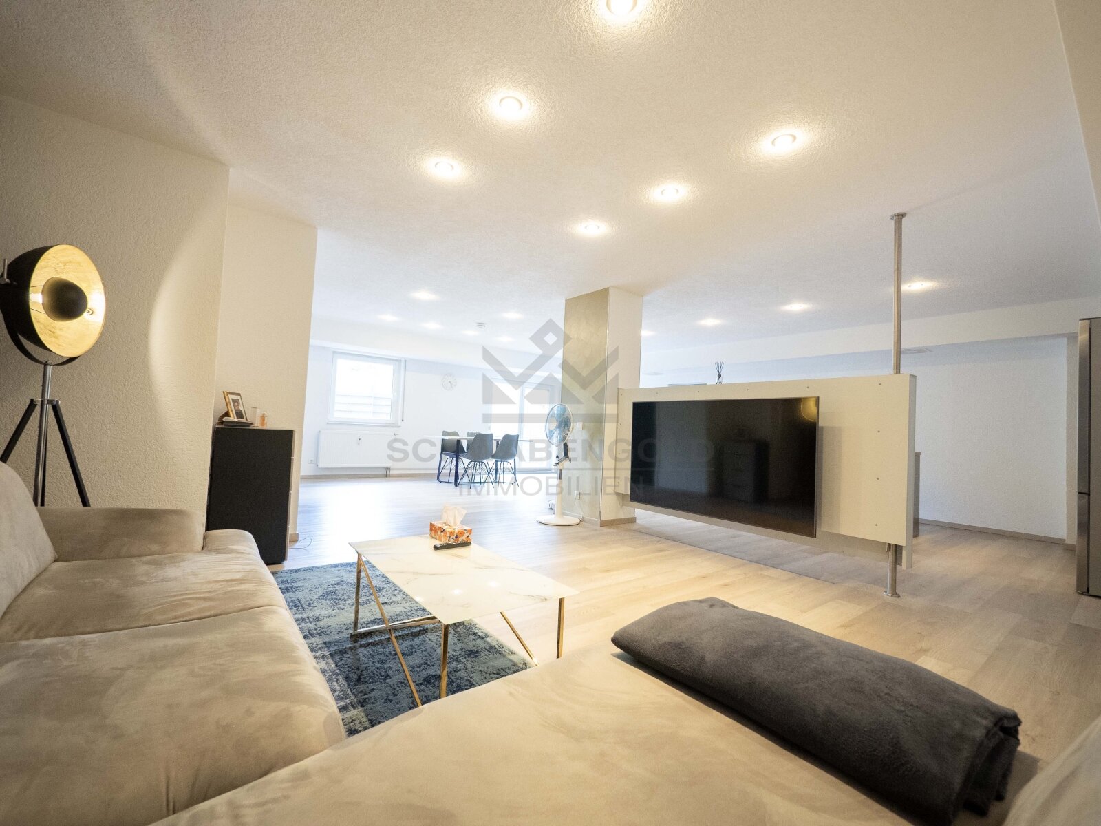 * Wohngefühl mit besonderem Flair – großzügige Wohnung mit Loft-Charakter, Kücheninsel & Terrasse*