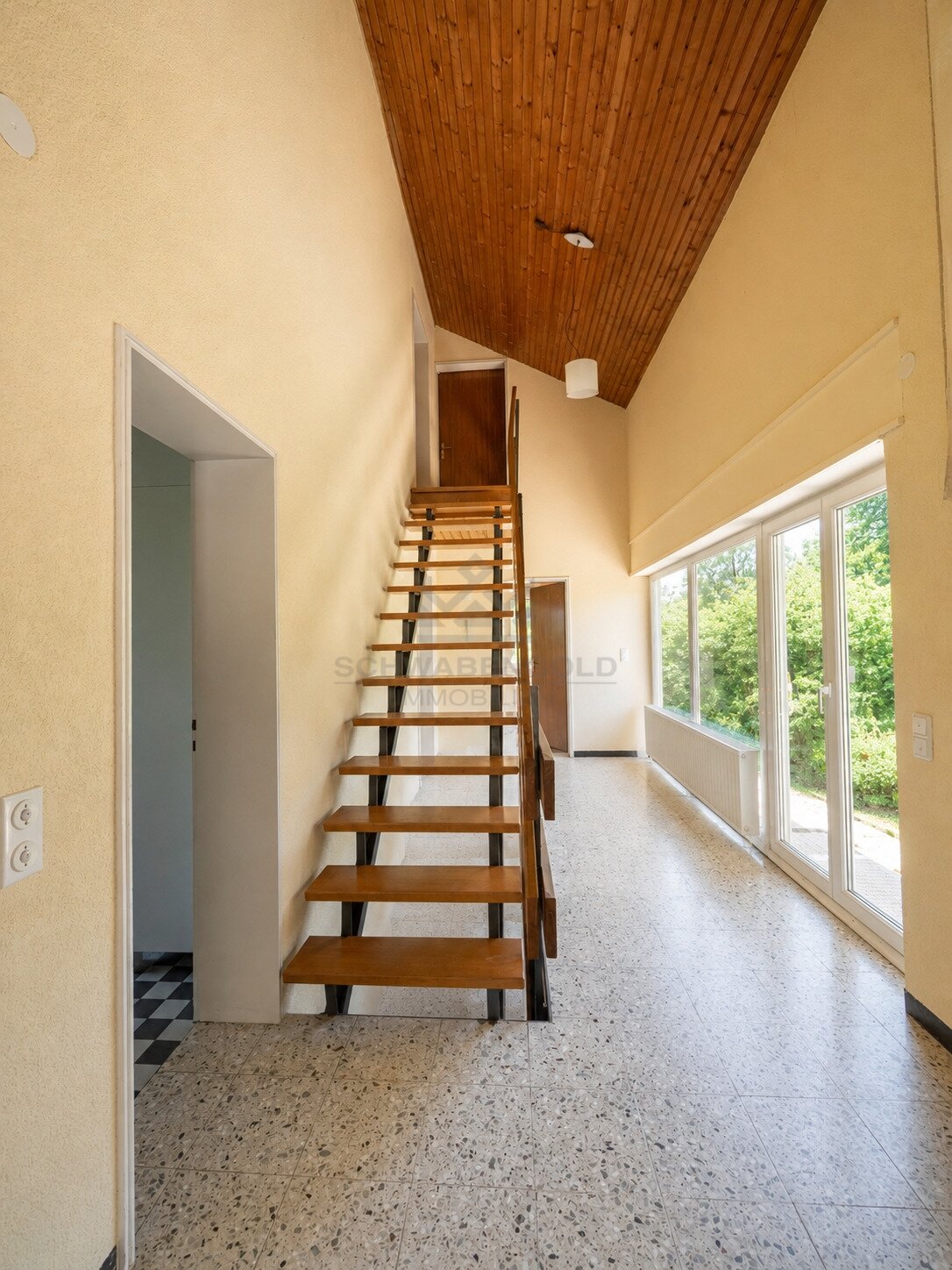 * Architektonischer Rohdiamant mit Fernblick – Einfamilienhaus in außergewöhnlicher Aussichtslage von Herbrechtingen *