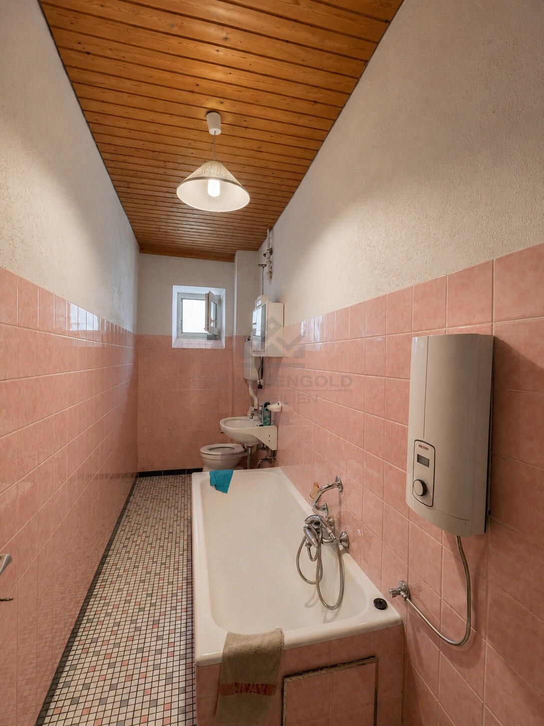Architektonisches Juwel im Herzen von Illertissen – Verleihen Sie diesem außergewöhnlichen Dreifamilienhaus neuen Glanz