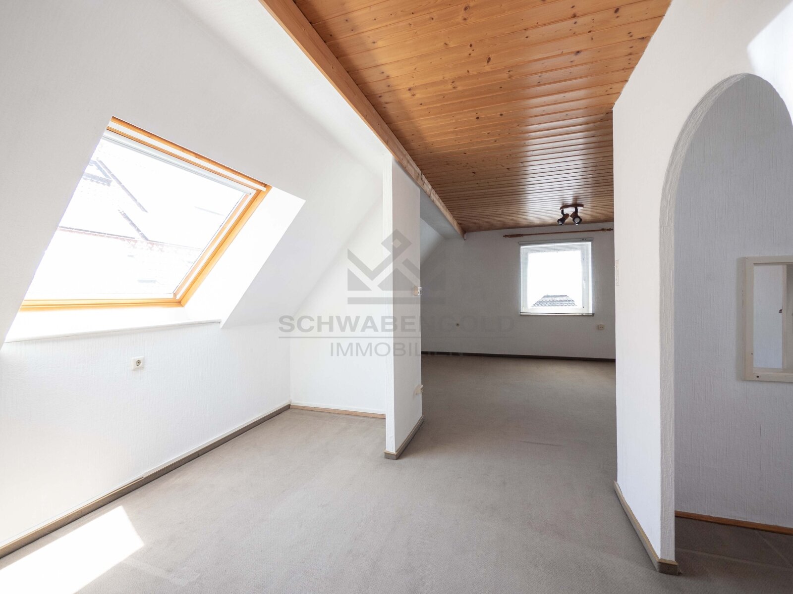 Architektonisches Juwel im Herzen von Illertissen – Verleihen Sie diesem außergewöhnlichen Dreifamilienhaus neuen Glanz