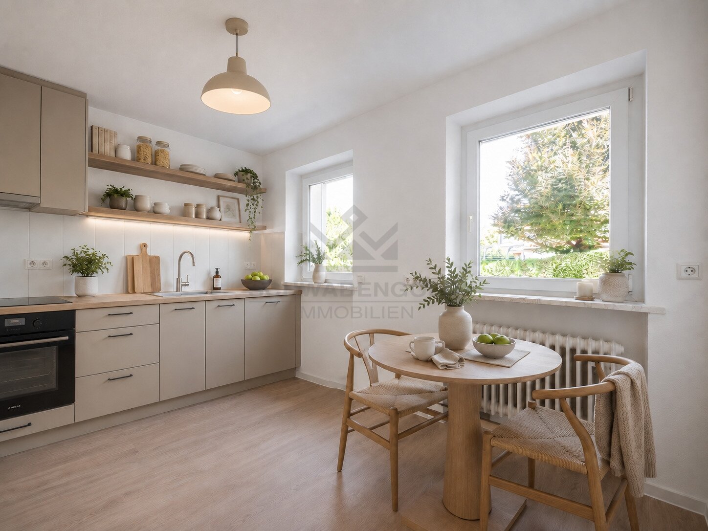 Fast wie ein eigenes Haus: 4,5 Zimmer mit Privatgarten, Garage & frisch renoviert in Günzburg (003-047) — Küche mit KI möbeliert zu Darstellungszwecke